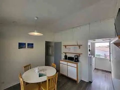 APPARTEMENT 4 personnes - "Etage" 3 Pièces 4 pers APPARTEMENT 4 personnes - "Etage" 3 Pièces 4 pers