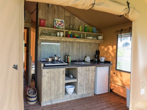 Tente en toile et en bois 4 personnes - Tente Safari Tendi avec salle de bain