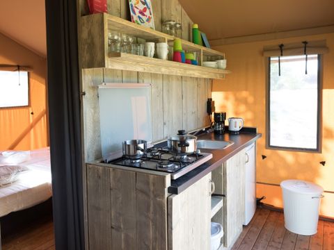 Tente en toile et en bois 4 personnes - Tente Safari Tendi avec salle de bain
