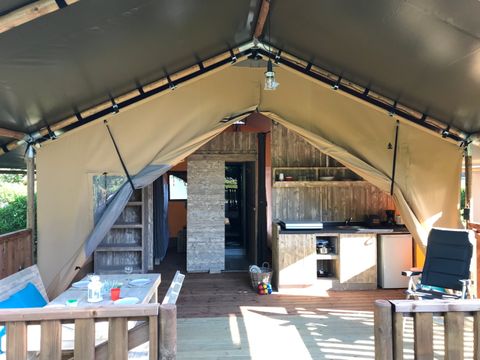 Tente en toile et en bois 4 personnes - Tente Safari Tendi avec salle de bain