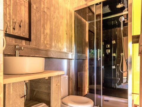 Tente en toile et en bois 4 personnes - Tente Safari Tendi avec salle de bain