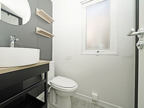 MOBILHOME 6 personnes - Premium | 3 Ch. | 6 Pers. | Terrasse surélevée | 2 SDB | Clim.
