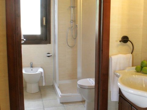 APPARTEMENT 3 personnes - Vue jardin  3 personnes - 1 chambre avec lit double + lit supplémentaire