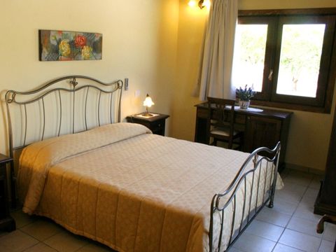 APPARTEMENT 2 personnes - avec vue sur le jardin  2 adultes - 1 chambre avec lit double