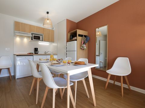 STUDIO 4 personnes - G/352 - studio avec cabine