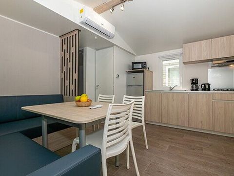 Mobilhome 6 personnes - Mobil-home | Comfort XL | 3 Ch. | 6 Pers. | Terrasse surélevée | Clim. | TV