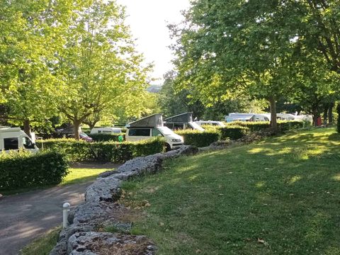 Camping Au Coeur des Vignes - Camping Jura - Image N°3