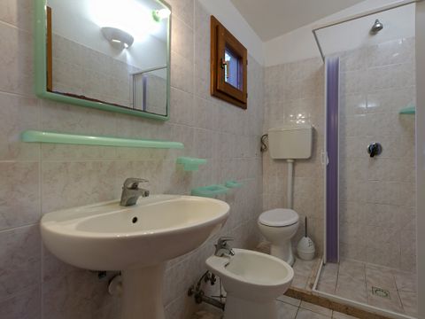 BUNGALOW 2 personnes - Bilocale B en maçonnerie - avec clim