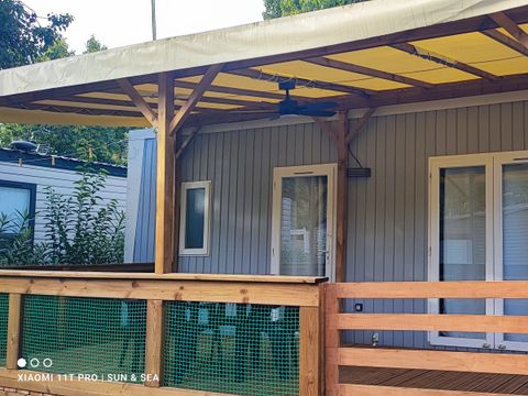MOBILHOME 4 personnes - 2 chambres, tv, clim, terrasse couverte