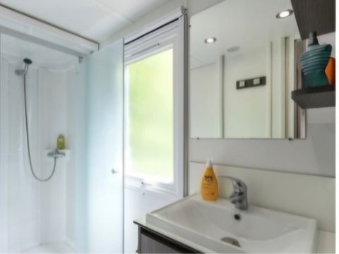 MOBILHOME 4 personnes - 2 chambres, tv, clim, terrasse couverte