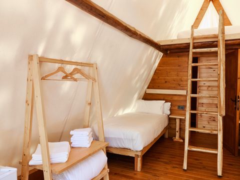 Tente en toile et en bois 4 personnes - Tente Sauceda - 25m²