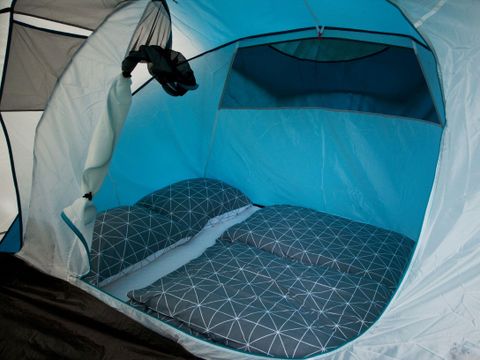 TENTE 4 personnes - Tente avec lit et matelas