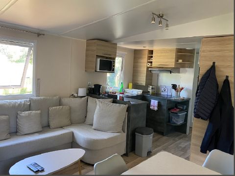 MOBILHOME 6 personnes - RESIDENTIEL - 40m² - 3 chambres + 2 salles de bain + terrasse