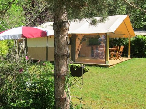 Tente en toile et en bois 5 personnes - Lodge - VICTORIA 30m² - Finition Luxe