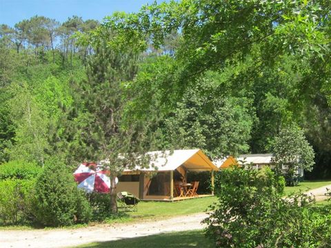 Tente en toile et en bois 5 personnes - Lodge - VICTORIA 30m² - Finition Luxe