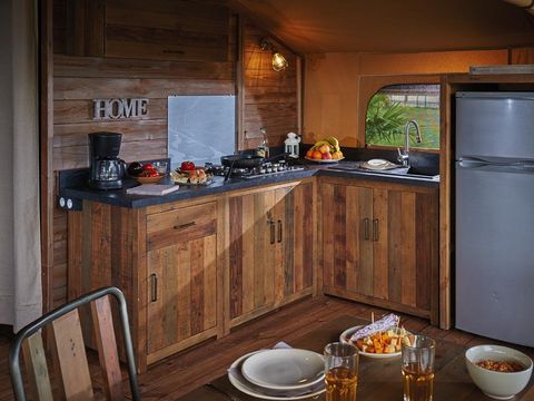 Tente en toile et en bois 5 personnes - Lodge - KENYA 46m²