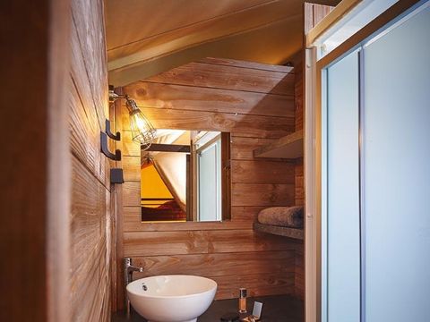 Tente en toile et en bois 5 personnes - Lodge - KENYA 46m²
