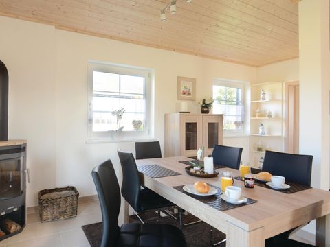 MAISON 8 personnes - DMR618 (max. 6 adultes)