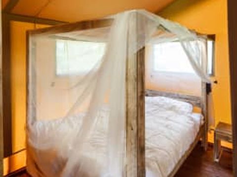 TENTE TOILE ET BOIS 7 personnes - Tente safari de Wold Lodge