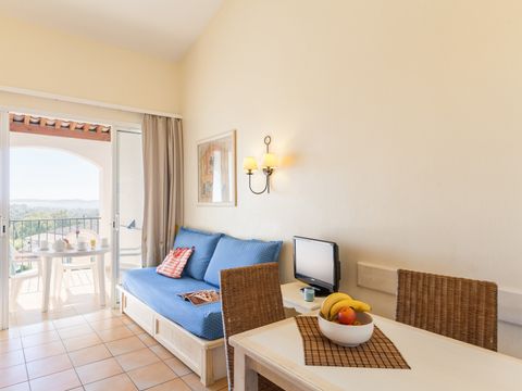 APPARTEMENT 4 personnes - - 1 alcôve de couchage - Terrasse ou balcon