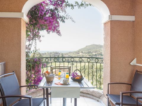 Studio 4 personnes - 1 alcôve - Terrasse - Vue mer - Climatisé - Rénové