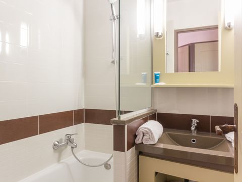 STUDIO 4 personnes - Studio - 1 alcôve - Terrasse - Vue mer - Climatisé - Rénové