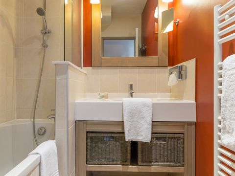 APPARTEMENT 8 personnes - 2 CHAMBRES + 1 COIN NUIT - DUPLEX - BALCON