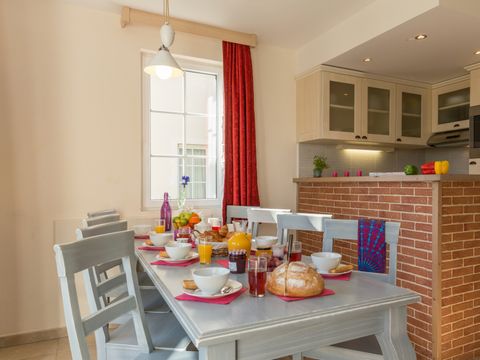 MAISON 8 personnes - 2 CHAMBRES + 1 COIN NUIT - DUPLEX - TERRASSE