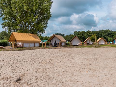 TENTE TOILE ET BOIS 4 personnes - Tente Glamping Bord de mer Luxe