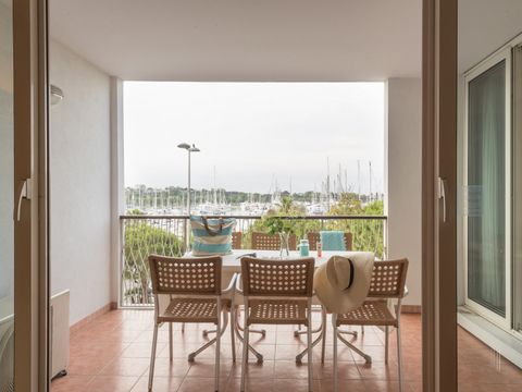 APPARTEMENT 6 personnes - - 1 chambre + 1 alcôve - Terrasse - Climatisation