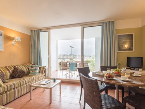 APPARTEMENT 6 personnes - - 1 chambre + 1 alcôve - Terrasse - Climatisation