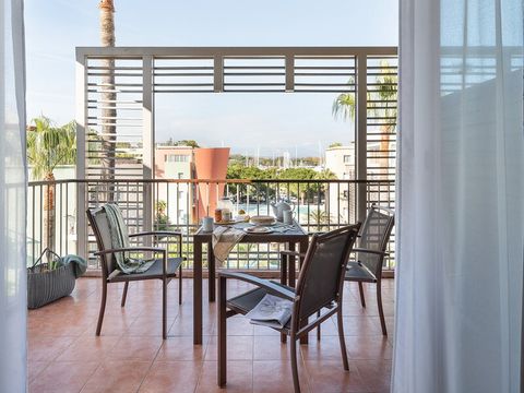 APPARTEMENT 4 personnes - - 1 chambre - Bain à remous - Terrasse - Climatisation - Vue sur le port