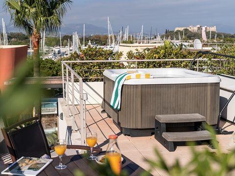 APPARTEMENT 4 personnes - - 1 chambre - Bain à remous - Terrasse - Climatisation - Vue sur le port