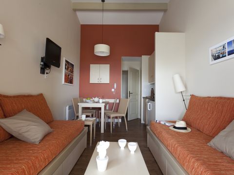 STUDIO 4 personnes - 1 COIN NUIT - TERRASSE OU BALCON