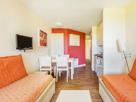 STUDIO 4 personnes - 1 COIN NUIT - TERRASSE OU BALCON