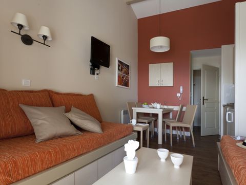 APPARTEMENT 6 personnes - 1 CHAMBRE + 1 COIN NUIT - TERRASSE OU BALCON