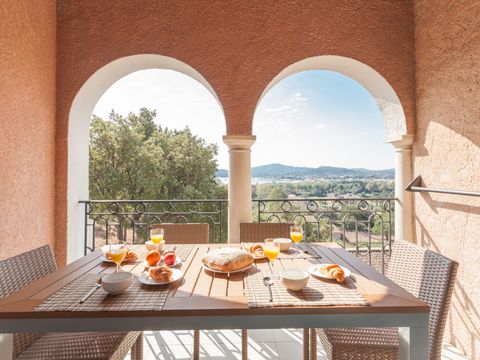 APPARTEMENT 6 personnes -  1 CHAMBRE + 1 COIN NUIT - TERRASSE OU BALCON - VUE MER