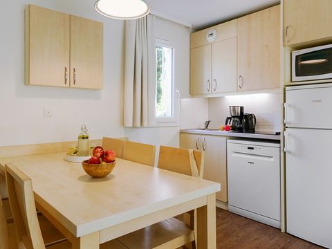 APPARTEMENT 6 personnes - 1 CHAMBRE + 1 COIN NUIT - TERRASSE OU BALCON