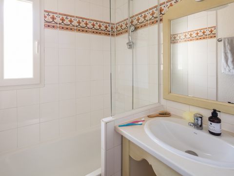 APPARTEMENT 6 personnes - 2 chambres - Terrasse - Rez-de-jardin