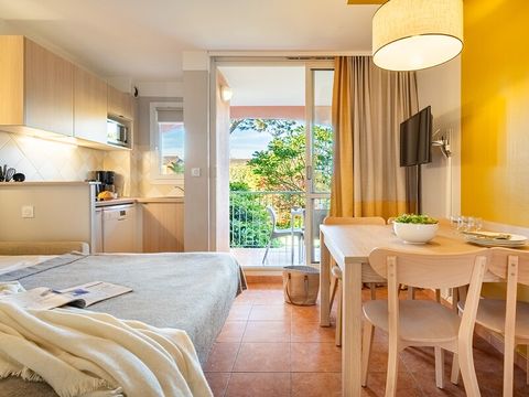 STUDIO 4 personnes - 1 alcôve - Terrasse ou balcon