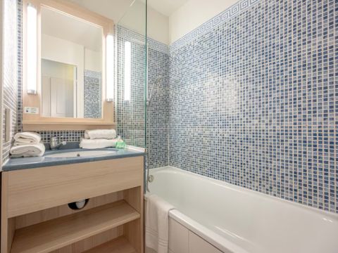 STUDIO 4 personnes - 1 coin nuit - Climatisation - Terrasse ou balcon - Vue mer