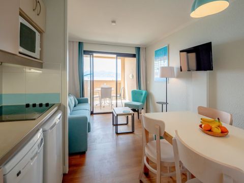 STUDIO 4 personnes - 1 coin nuit - Climatisation - Terrasse ou balcon - Vue mer