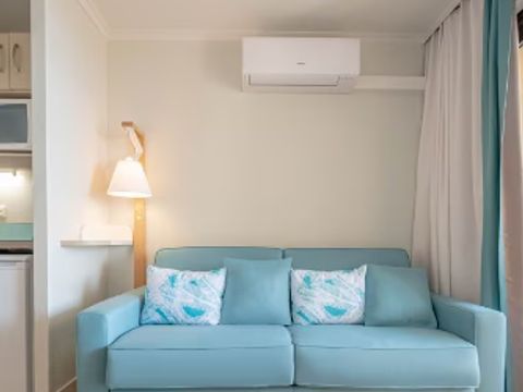 STUDIO 4 personnes - 1 coin nuit - Climatisation - Terrasse ou balcon