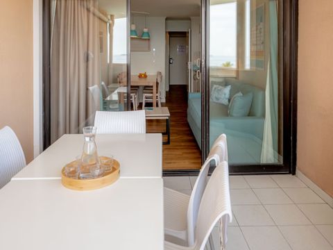 APPARTEMENT 6 personnes - 1 chambre + 1 coin nuit - Vue mer - Climatisation - Terrasse ou balcon