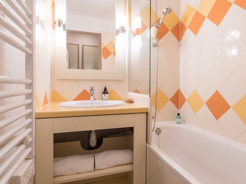 APPARTEMENT 7 personnes - 1 chambre + 1 coin nuit - Vue sur la mer - Terrasse ou balcon