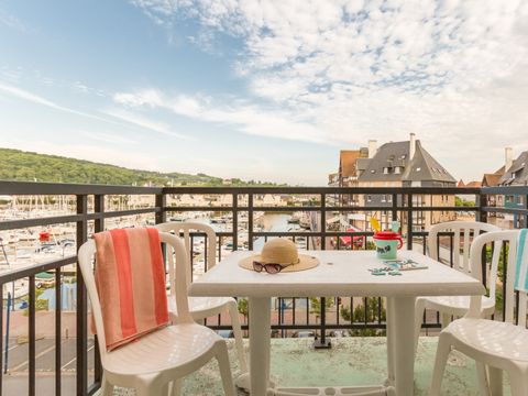 Studio 2 personnes - Terrasse ou balcon - Simple étage