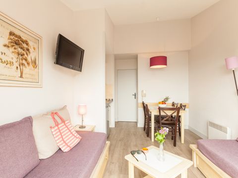 APPARTEMENT 4 personnes -  1 chambre - Terrasse ou balcon - Vue sur le jardin