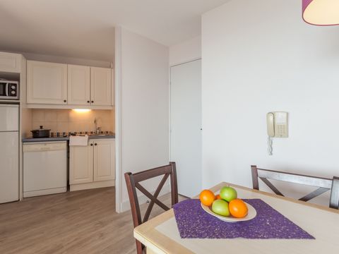 APPARTEMENT 6 personnes -  1 chambre + 1 coin nuit - Terrasse ou balcon - Vue sur le jardin