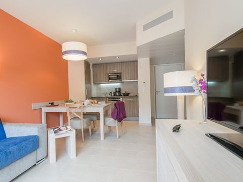 APPARTEMENT 6 personnes - 2 chambres à coucher - Balcon - Exposition sud - Climatisé - Rénové