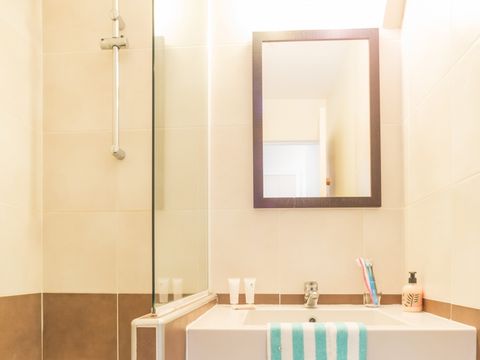 APPARTEMENT 6 personnes - 1 CHAMBRE + 1 COIN NUIT - VUE JARDIN